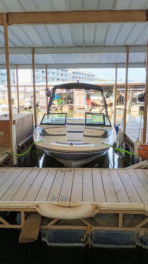 B Lakefront! Remodeled, Boat Slip, Patio Views, Pool, Boat Ramp, Wifi Osage Beach Kültér fotó