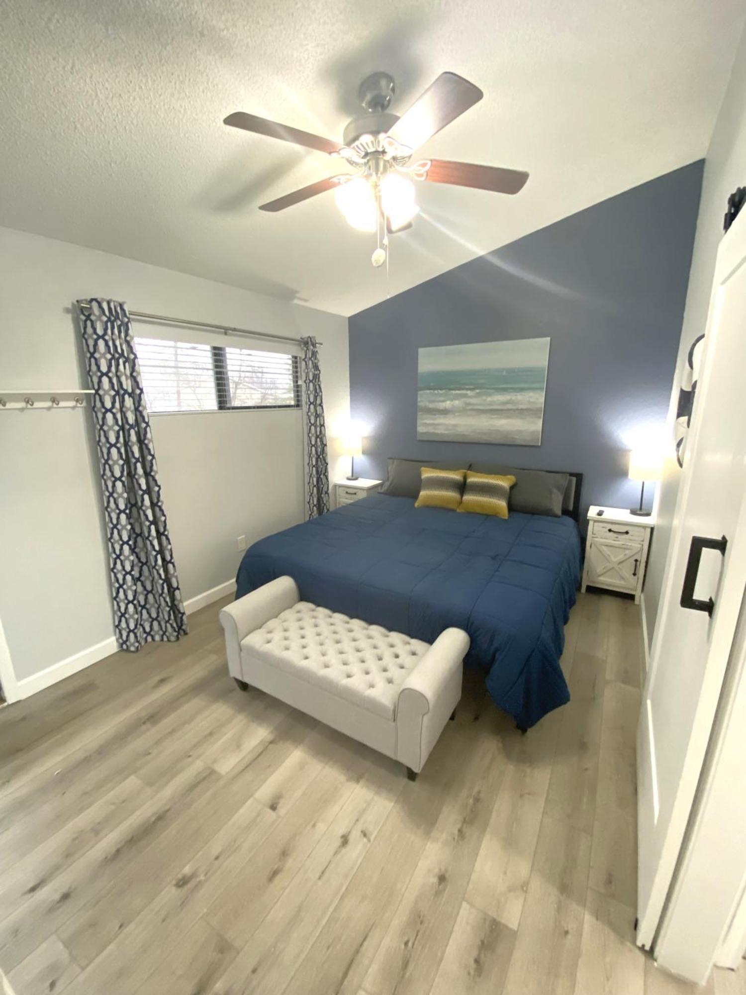 B Lakefront! Remodeled, Boat Slip, Patio Views, Pool, Boat Ramp, Wifi Osage Beach Kültér fotó