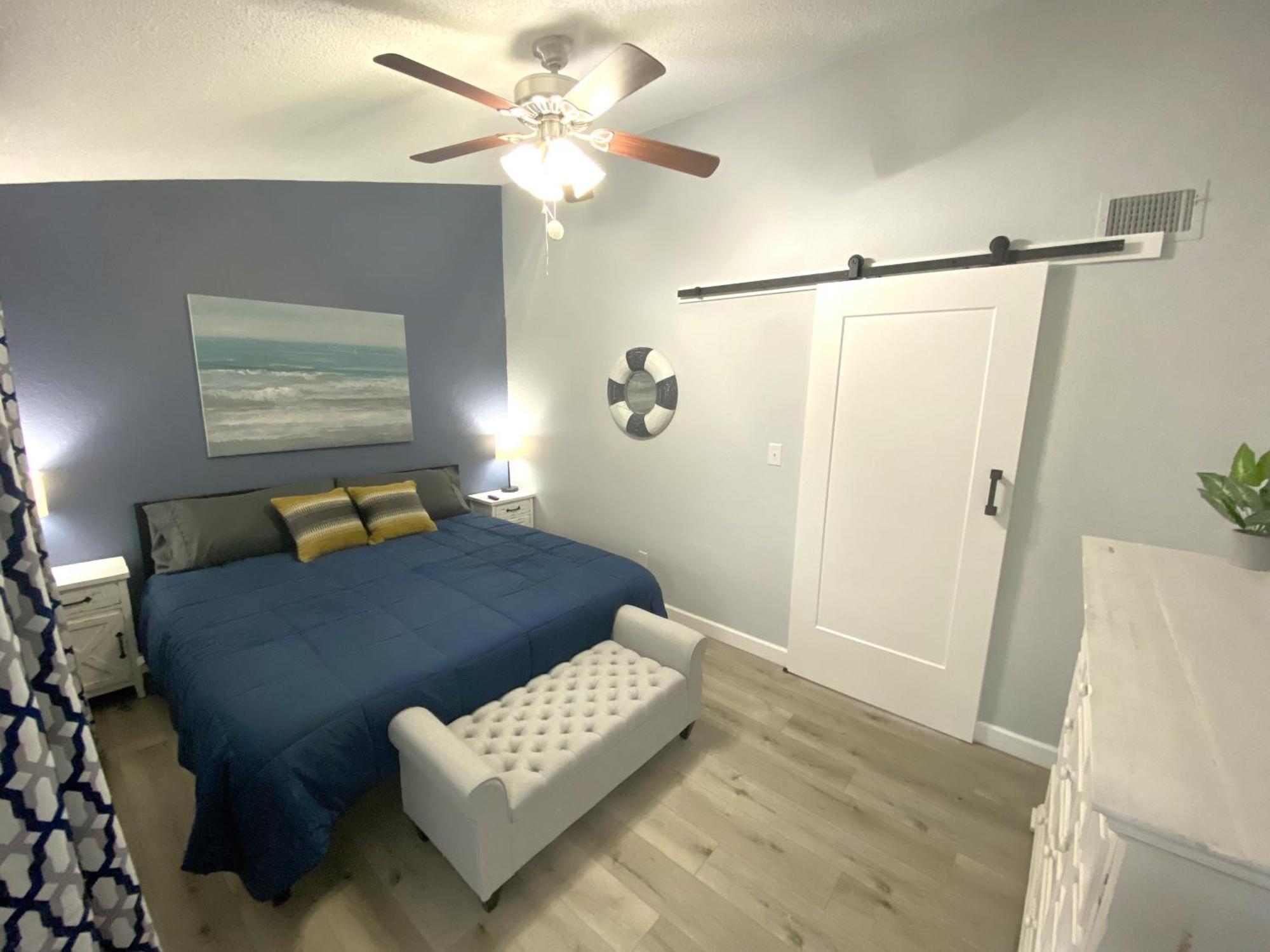 B Lakefront! Remodeled, Boat Slip, Patio Views, Pool, Boat Ramp, Wifi Osage Beach Kültér fotó