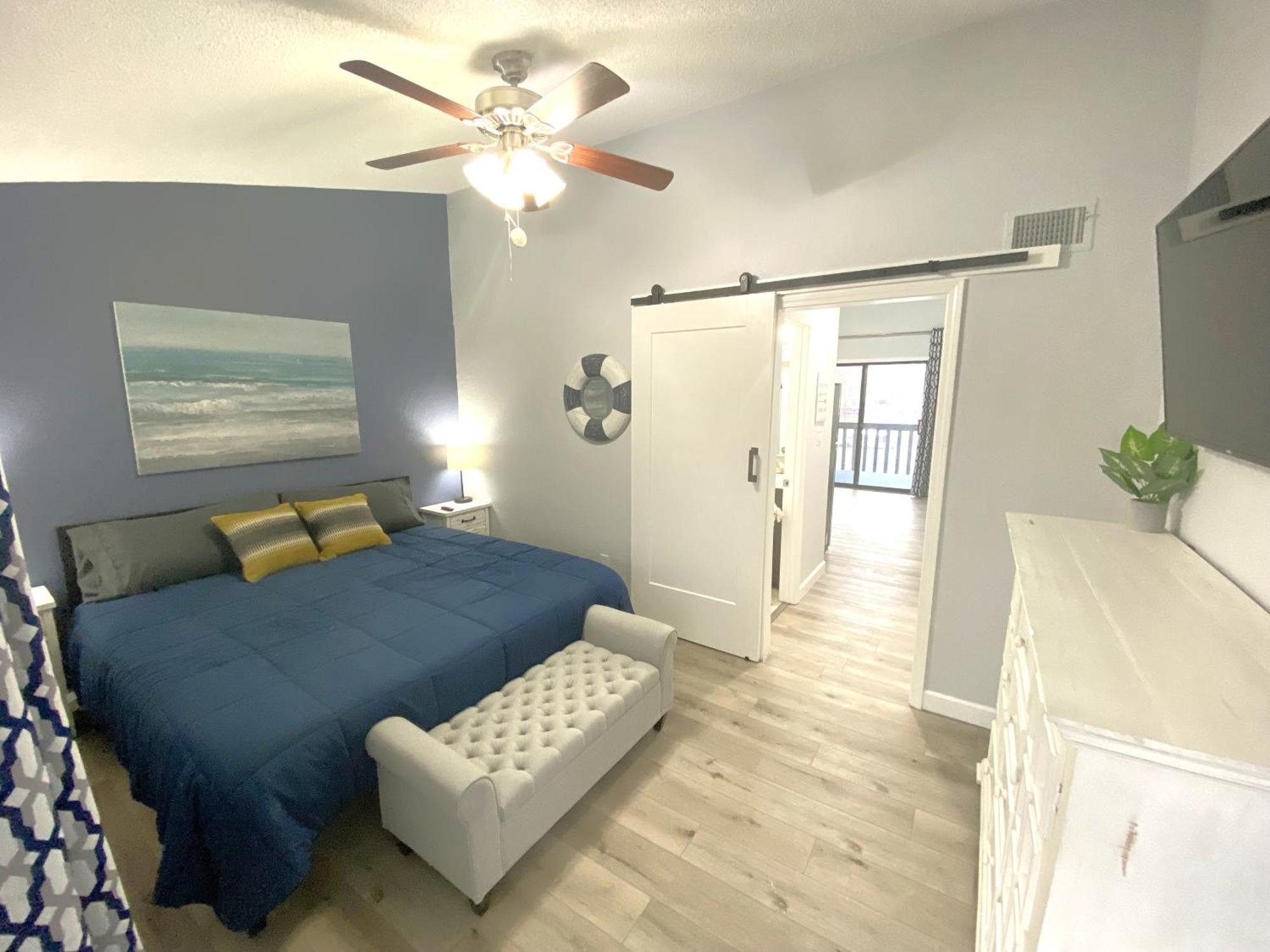B Lakefront! Remodeled, Boat Slip, Patio Views, Pool, Boat Ramp, Wifi Osage Beach Kültér fotó