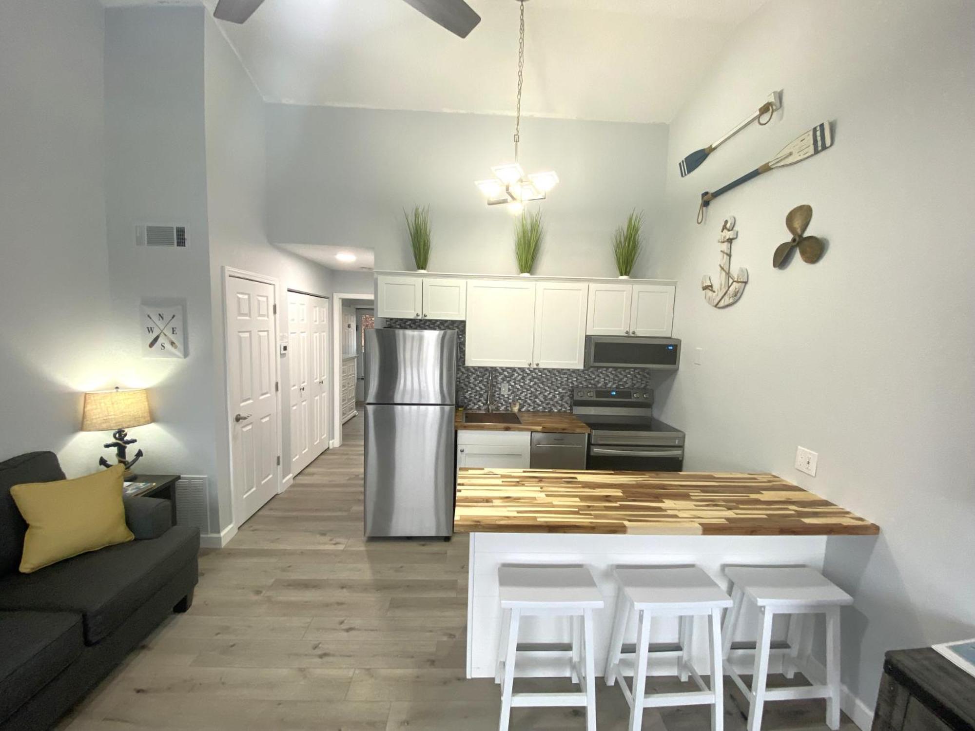 B Lakefront! Remodeled, Boat Slip, Patio Views, Pool, Boat Ramp, Wifi Osage Beach Kültér fotó