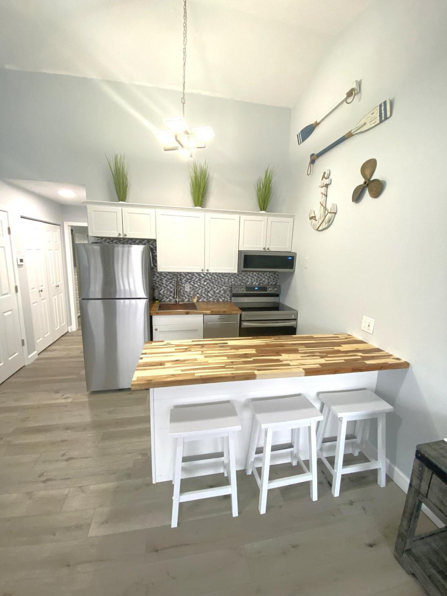 B Lakefront! Remodeled, Boat Slip, Patio Views, Pool, Boat Ramp, Wifi Osage Beach Kültér fotó