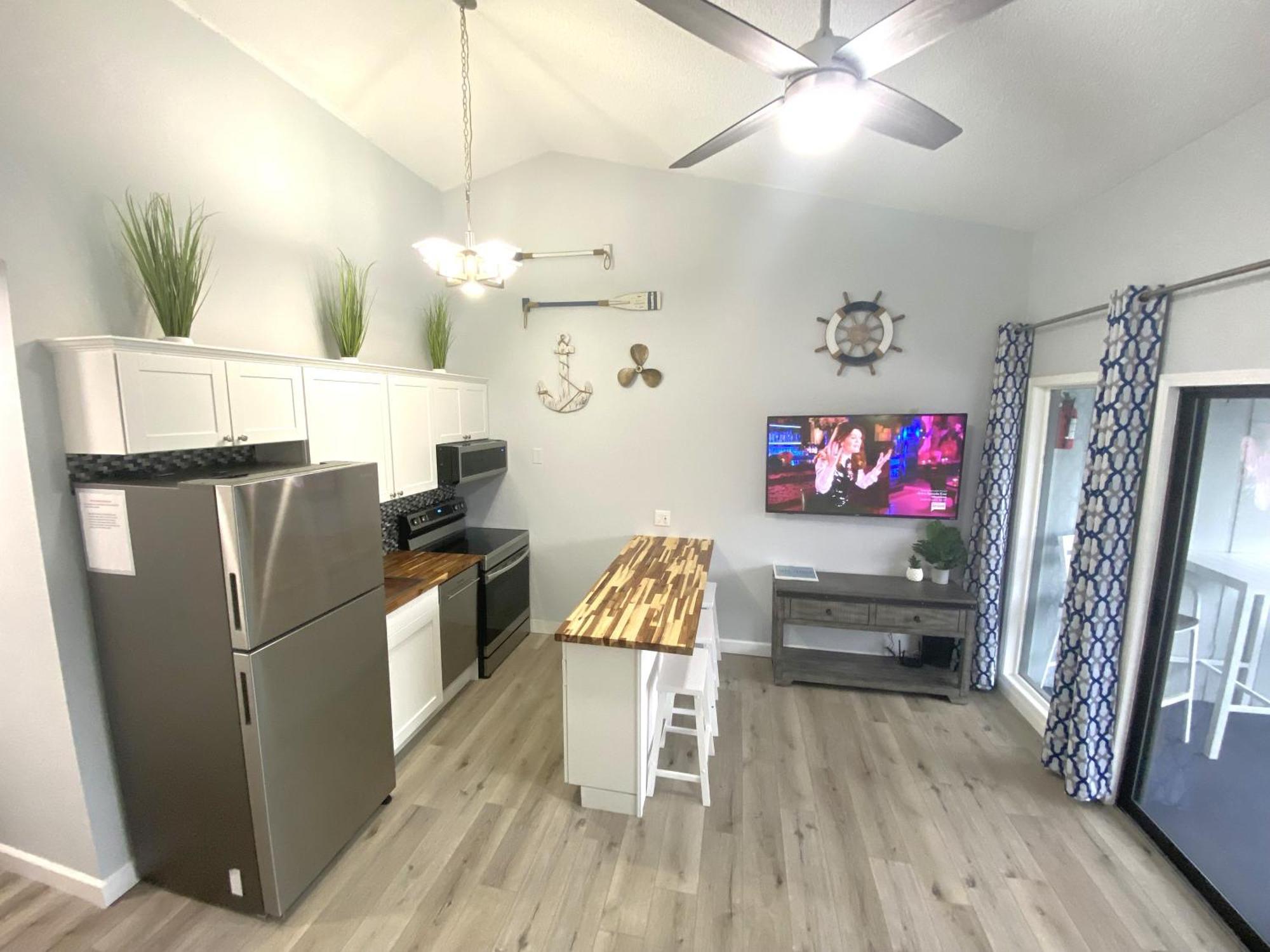 B Lakefront! Remodeled, Boat Slip, Patio Views, Pool, Boat Ramp, Wifi Osage Beach Kültér fotó