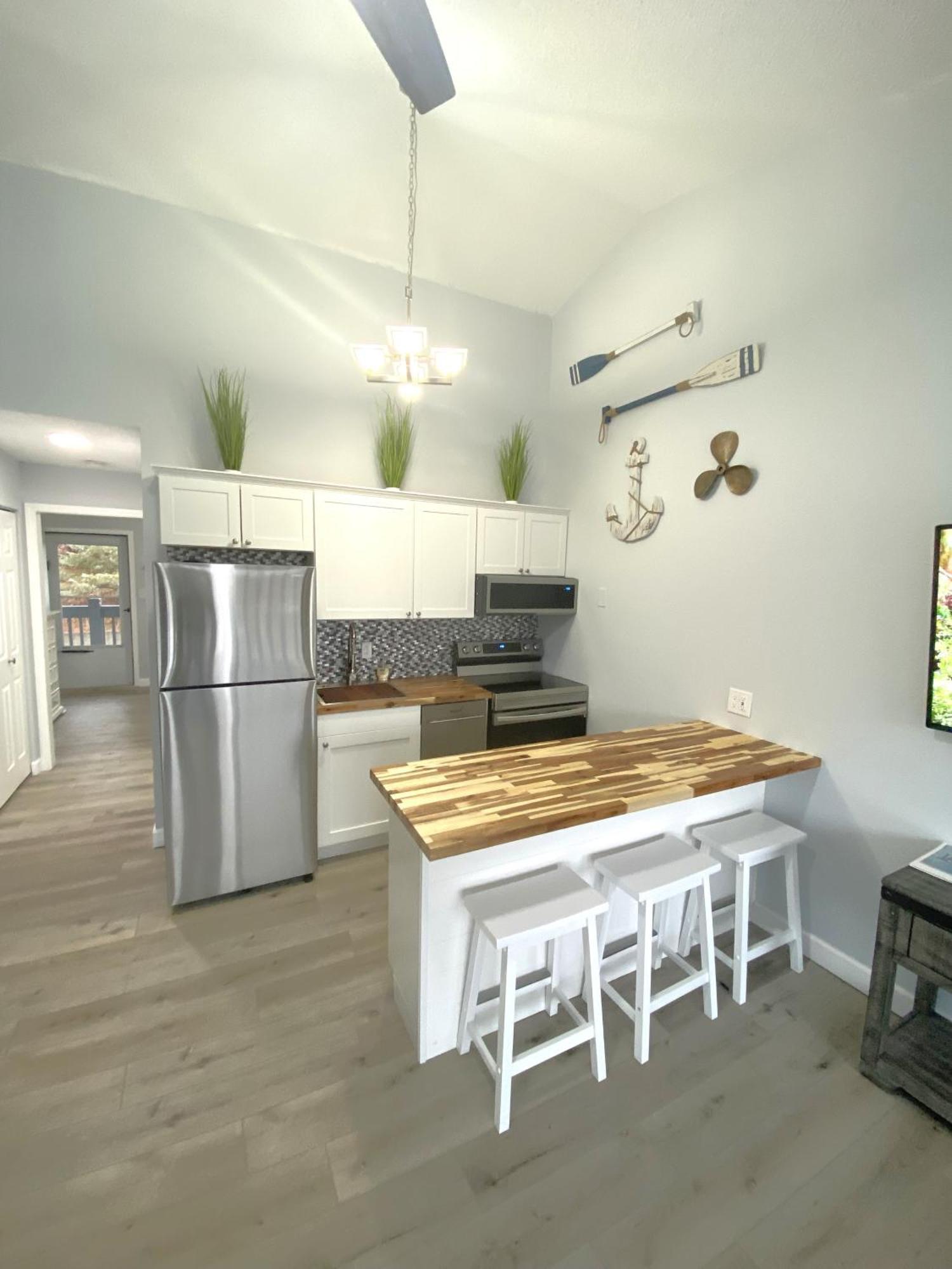 B Lakefront! Remodeled, Boat Slip, Patio Views, Pool, Boat Ramp, Wifi Osage Beach Kültér fotó