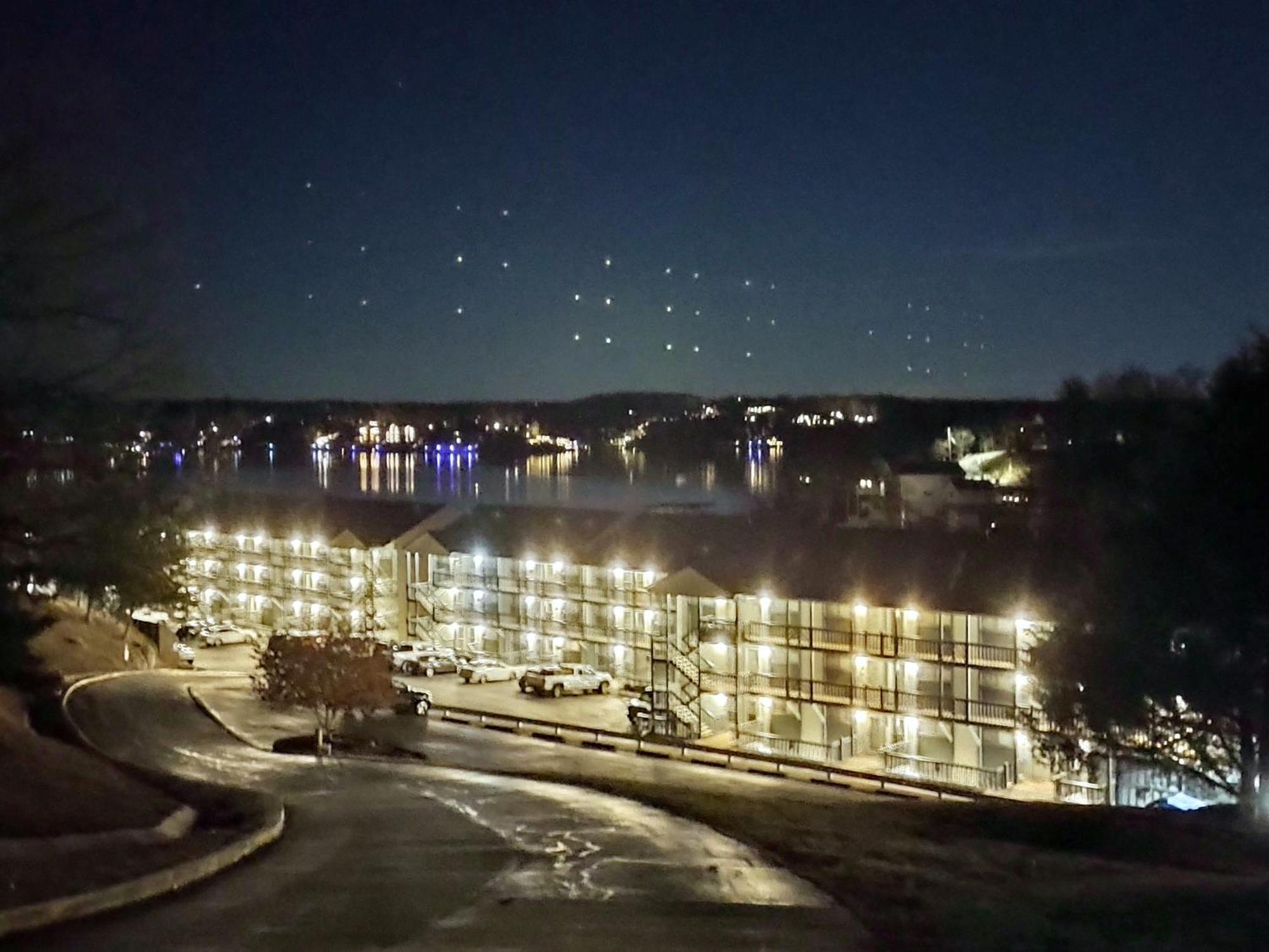 B Lakefront! Remodeled, Boat Slip, Patio Views, Pool, Boat Ramp, Wifi Osage Beach Kültér fotó