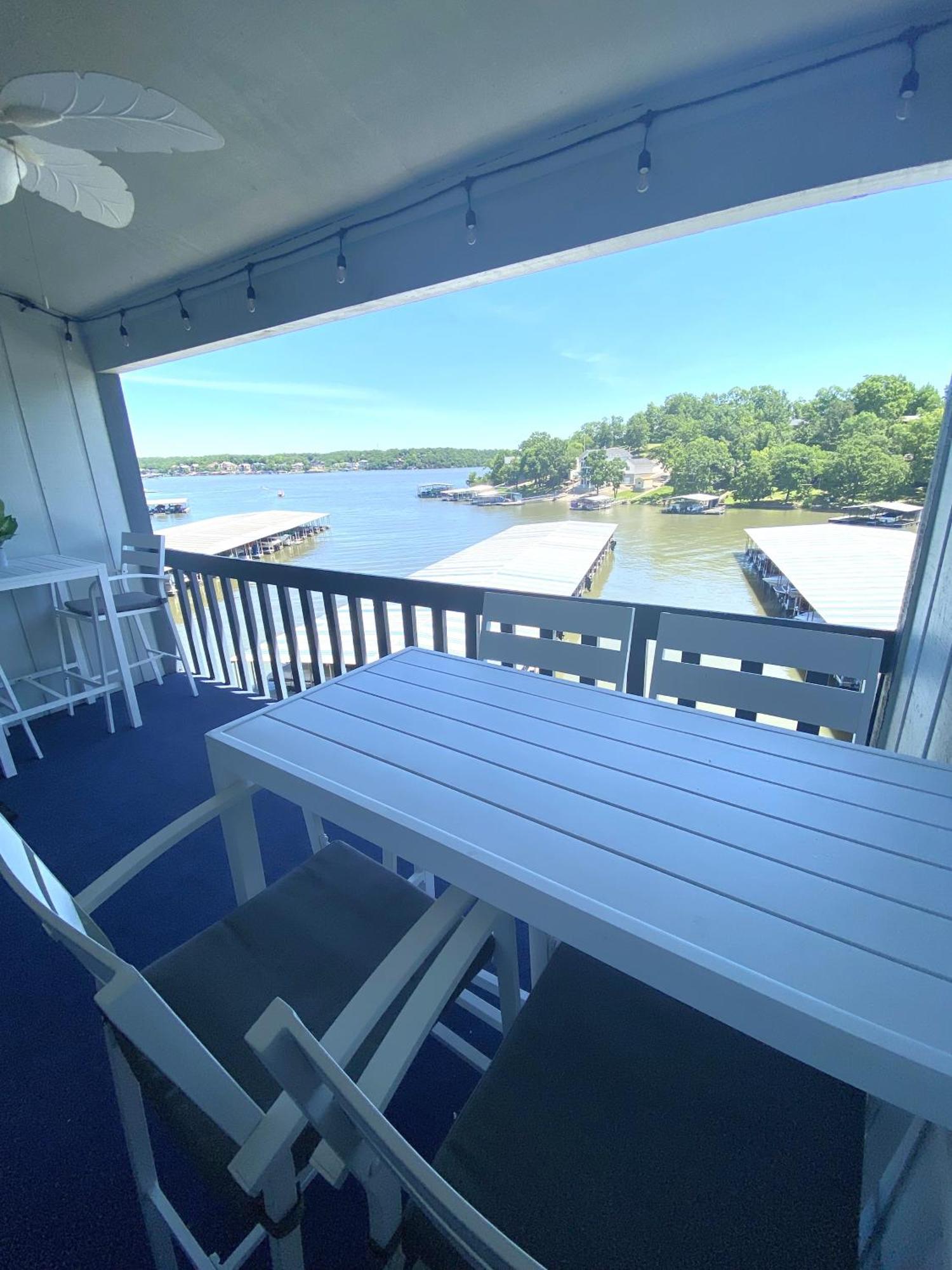 B Lakefront! Remodeled, Boat Slip, Patio Views, Pool, Boat Ramp, Wifi Osage Beach Kültér fotó