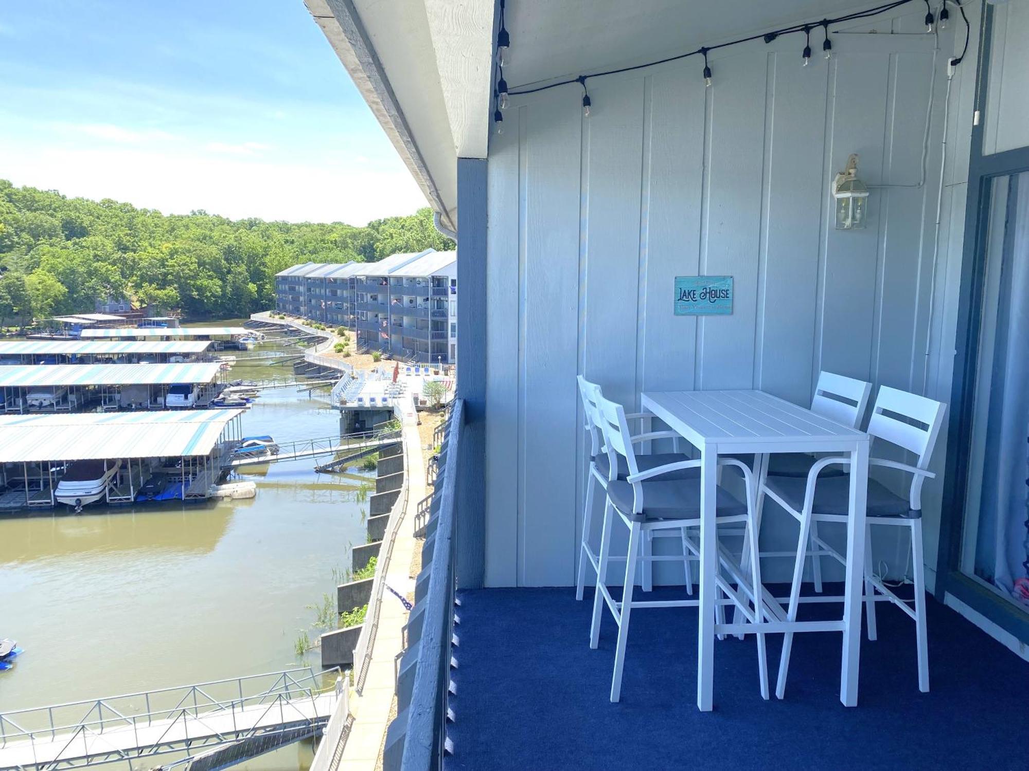 B Lakefront! Remodeled, Boat Slip, Patio Views, Pool, Boat Ramp, Wifi Osage Beach Kültér fotó