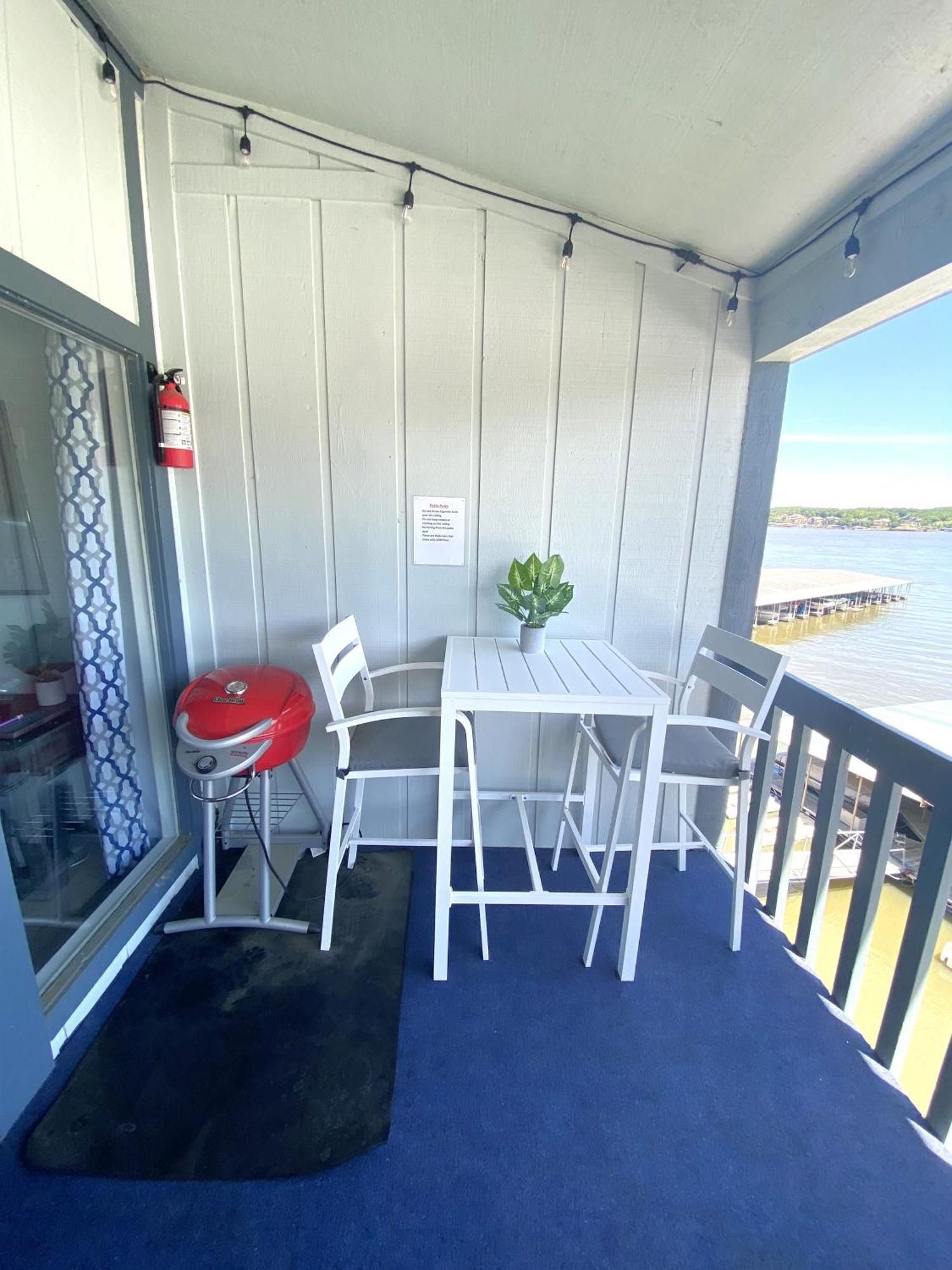 B Lakefront! Remodeled, Boat Slip, Patio Views, Pool, Boat Ramp, Wifi Osage Beach Kültér fotó