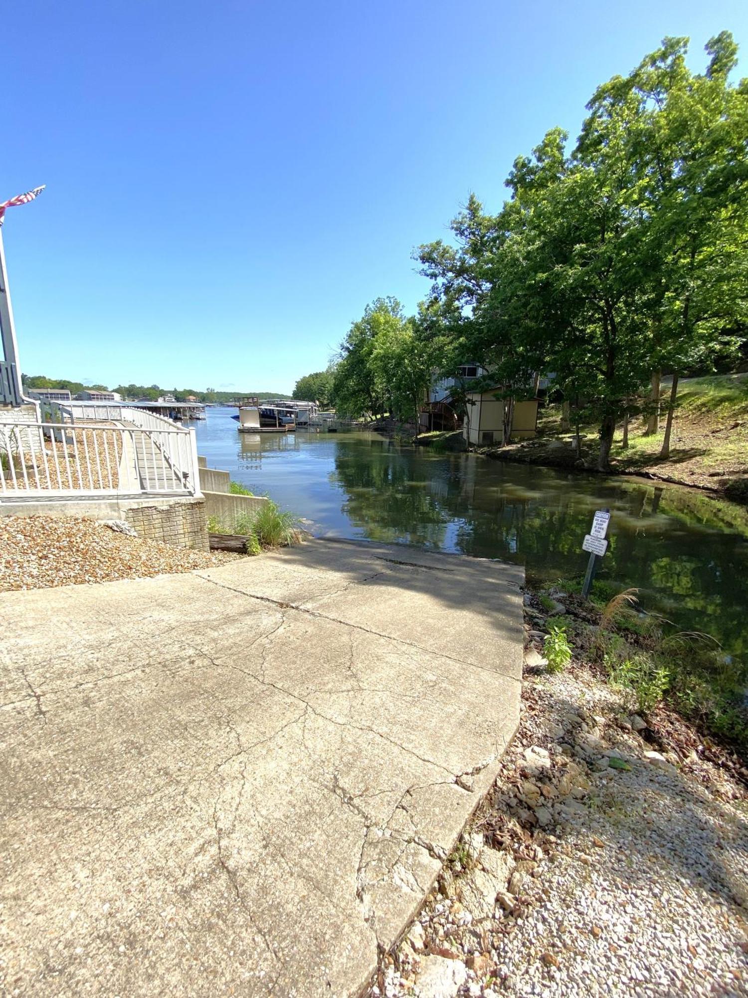 B Lakefront! Remodeled, Boat Slip, Patio Views, Pool, Boat Ramp, Wifi Osage Beach Kültér fotó